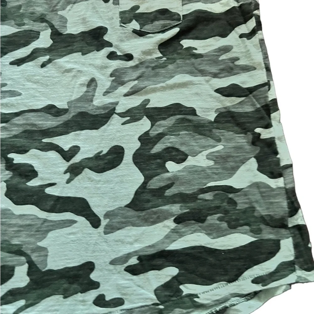 🔵 3/ $15 - Old Navy Green Camouflage Racerback Cotton Tank Top Size 10/12 Large